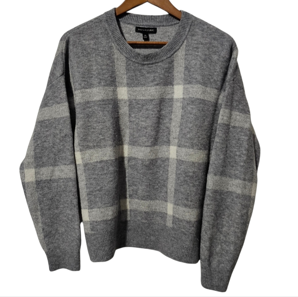 Banana Republic Grey & White Plaid Crew Neck Sweater – Size XL | Grey/White